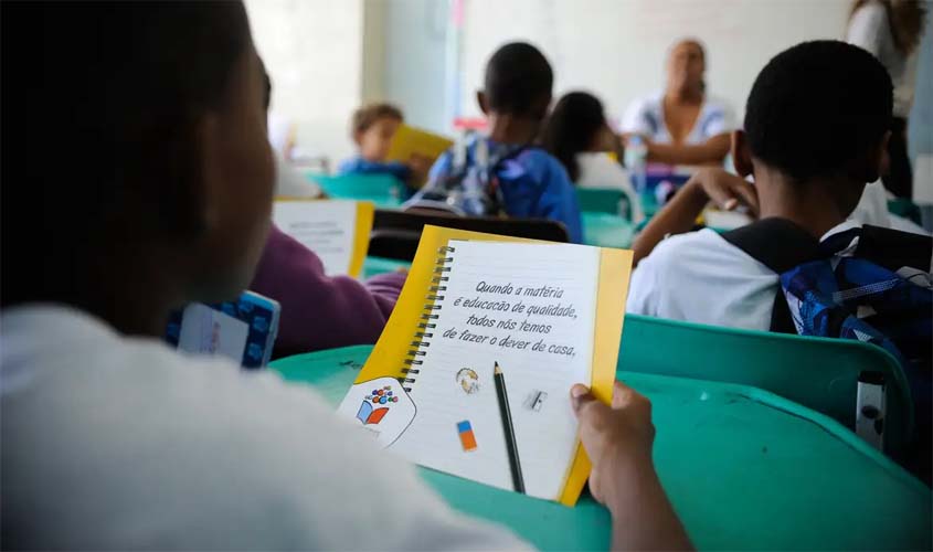 STF fixa prazo para piso do magistério a professores temporários
