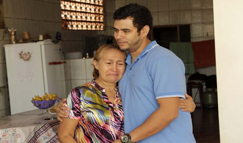 Emocionados, pacientes e familiares manifestam gratidão ao atendimento médico domiciliar