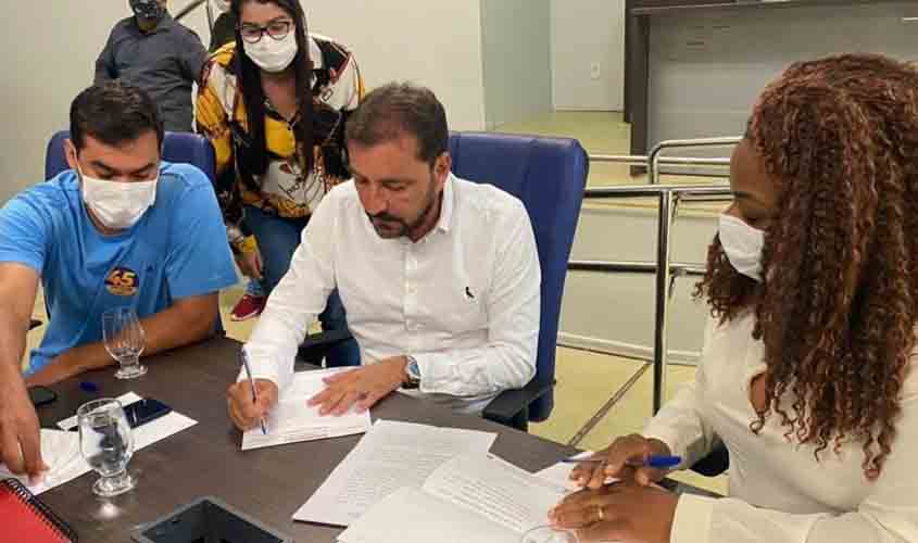 Candidatos à Prefeitura de Porto Velho assinam Termo de Compromisso do Sintero