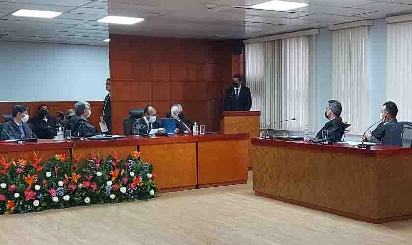 Elton Assis destacou a atuação do novo presidente à frente do TJRO e desejou uma gestão tranquila e eficiente na Corte Eleitoral