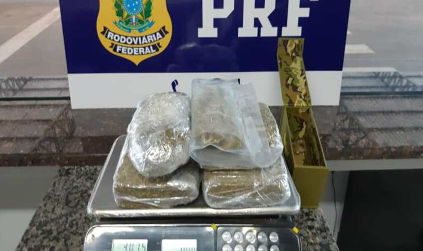 Tráfico de Drogas: PRF apreende 3 Kg Skunk
