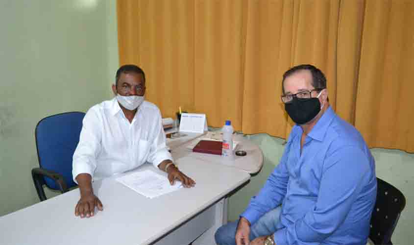 Vereador Waltão da Obra em parceira com a Secretaria Municipal de Obras atende pedido de moradores na zona rural