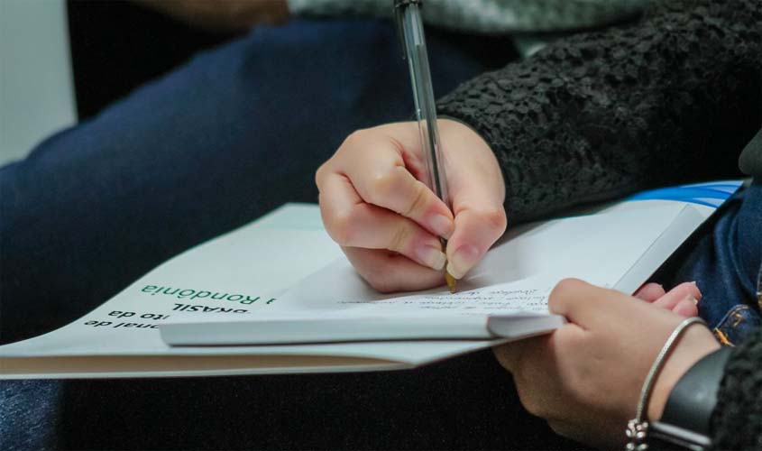 Mais de 35 mil candidatos fazem prova neste domingo para o concurso público da SEAS