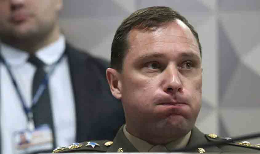 Vazamento da delação do Mauro Cid é conveniente para versão farsesca das cúpulas militares