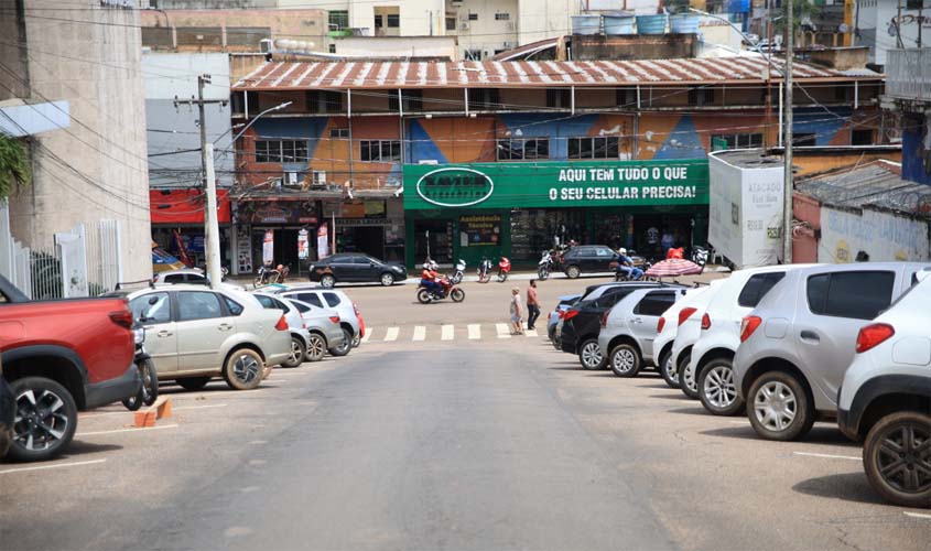 Estacionamentos facilitam acesso a lojas no centro de Porto Velho