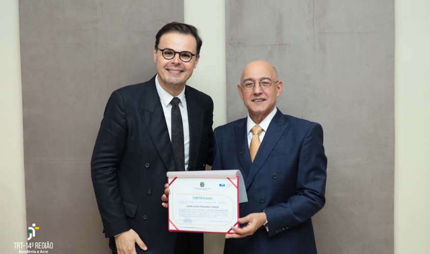 TRT-14 homenageia presidente em cerimônia na OAB-RO