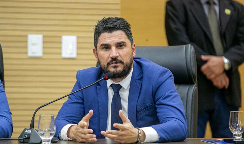 Jean Mendonça vota contra perdão de dívida da Energisa