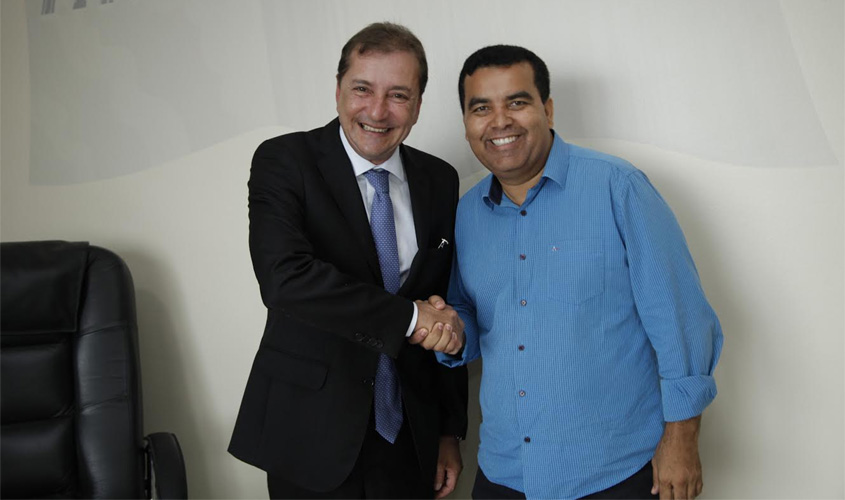Novo líder da bancada federal de RO, Garçon visita prefeito