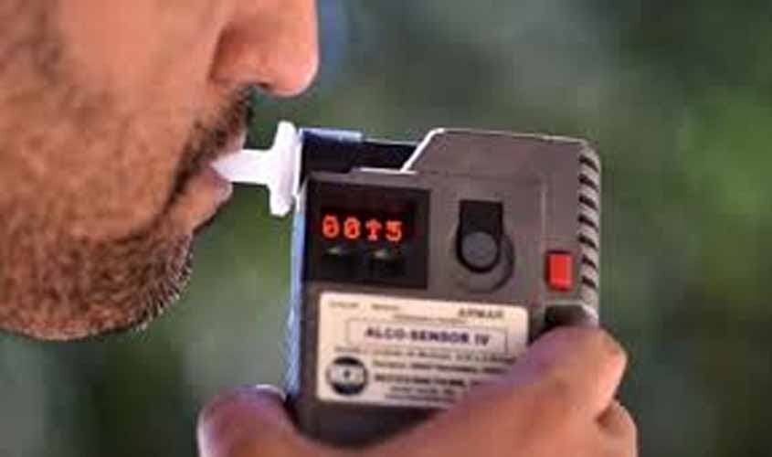 Aplicação de teste do bafômetro de forma aleatória não caracteriza dano moral