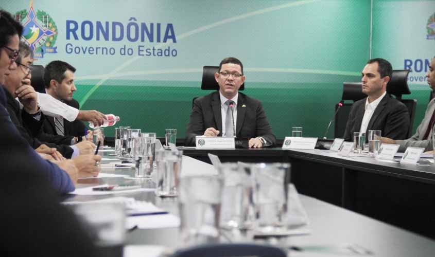 Governador Marcos Rocha discute medidas para avançar no alfandegamento do Aeroporto Jorge Teixeira