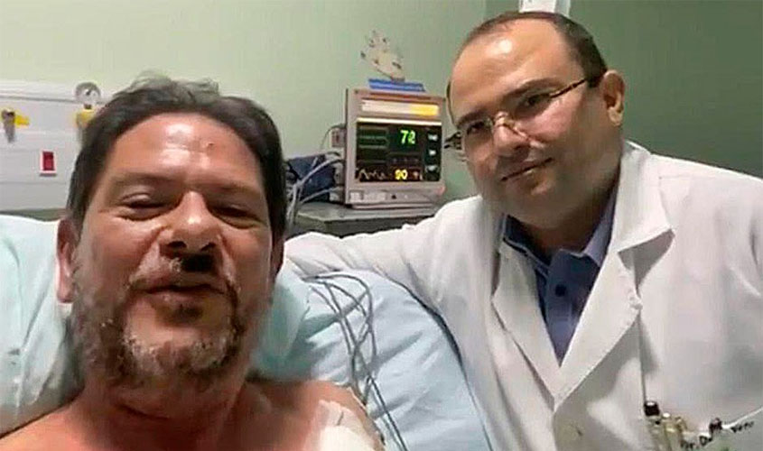 Cid Gomes tem alta hospitalar e continua tratamento em casa