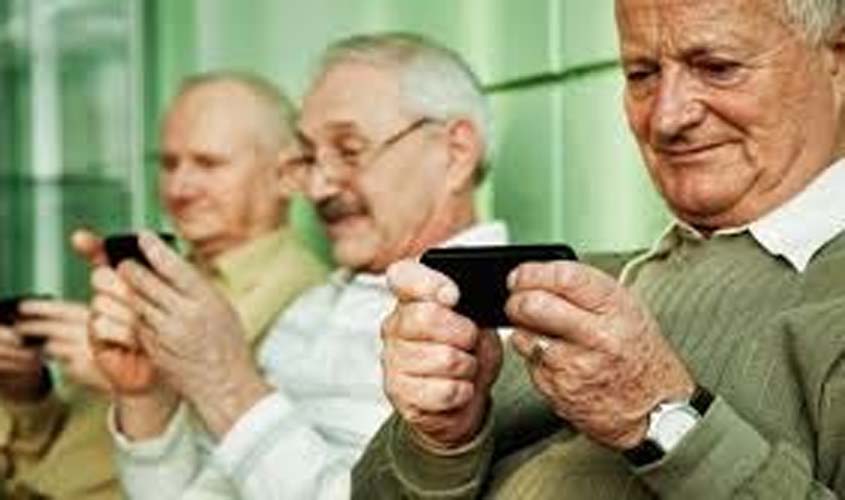 Capacitação e atendimento para aposentadas e aposentados do Iperon é oferecido durante evento