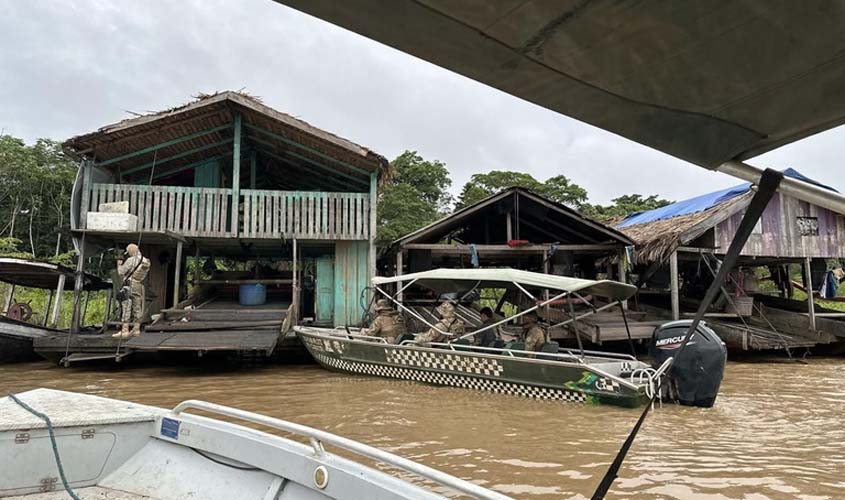 PF e Ibama fazem operação contra garimpo no Rio Madeira (RO)