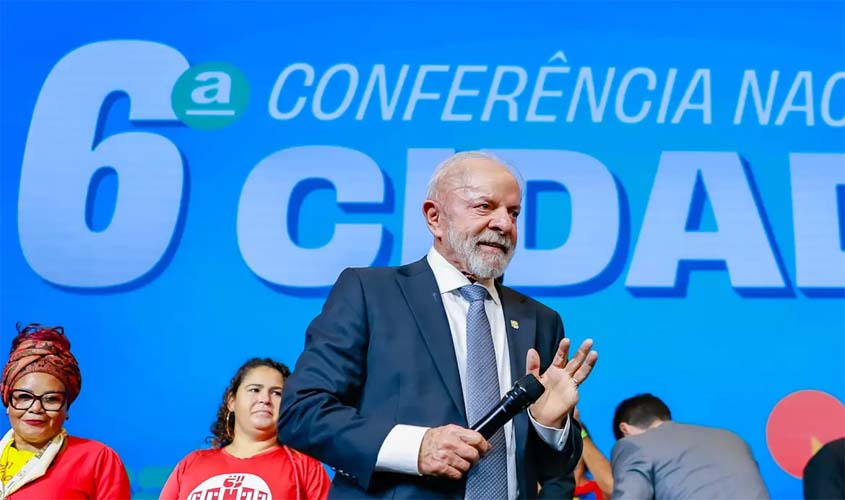 Lula critica Zema por R$ 3,5 bi parados em obras contra chuvas