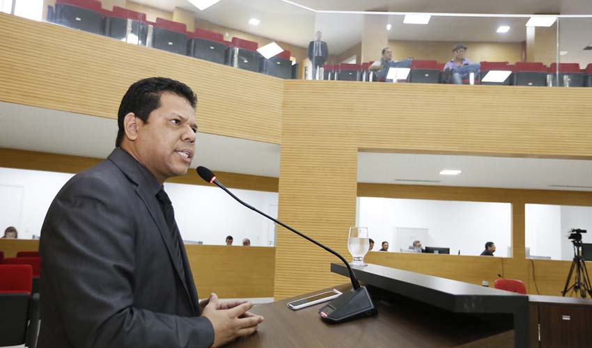 Deputado  recomenda governador a fazer tomada de contas no Executivo