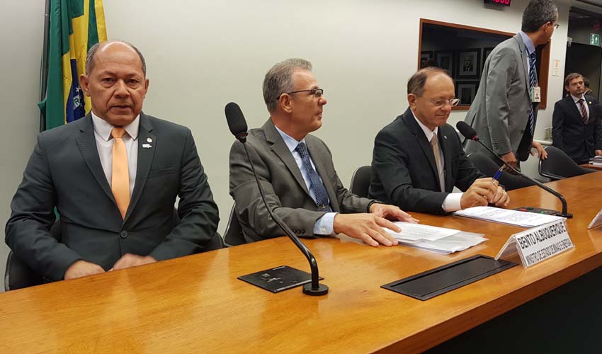 Coronel Chrisóstomo defende construção  de gasoduto Urucu /Porto Velho