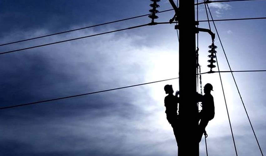 Obras a todo vapor para beneficiar clientes com energia limpa