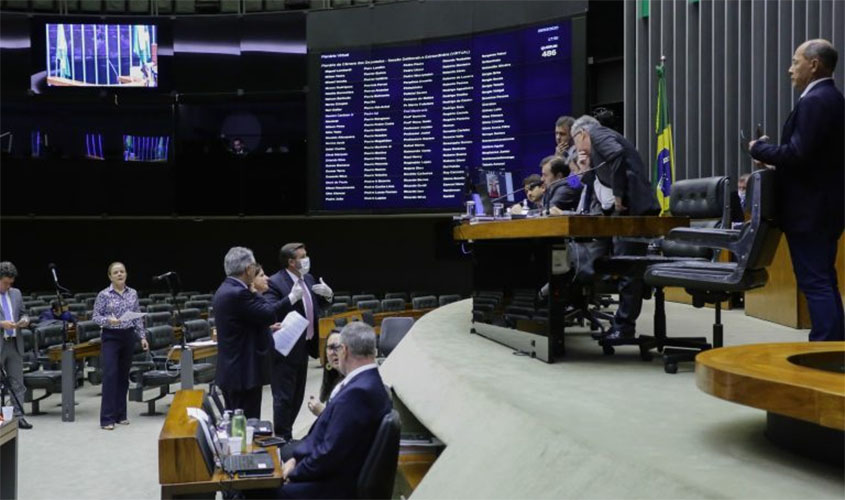 Plenário aprova dispensa de atestado médico para trabalhador infectado pelo coronavírus  