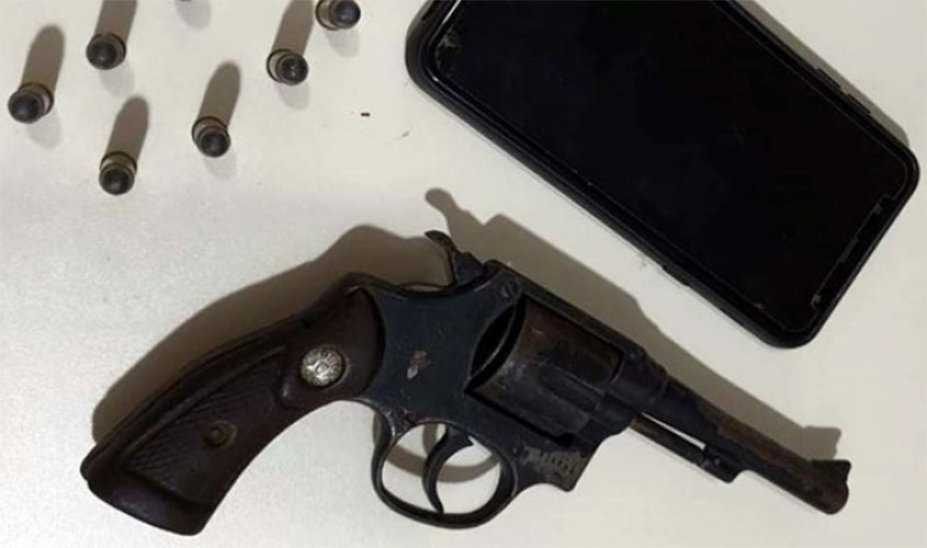 Polícia prende vereador que entrou armado na Prefeitura