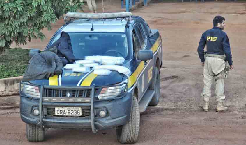 Em Guajará-Mirim/RO, PRF flagra mulher traficando cocaína líquida