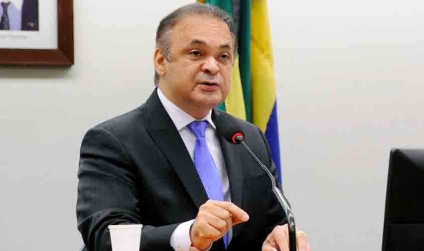 Congresso precisa votar medidas urgentes para punir quem fraudar auxílio