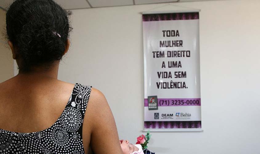 Violência política contra a mulher será tema de audiência da CDH  