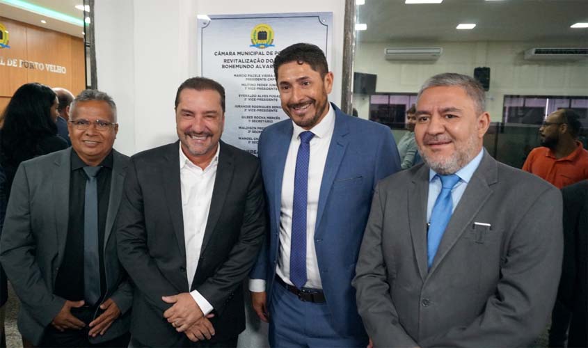 Presidente da Câmara Municipal Márcio Pacele celebra reinauguração do novo Plenário