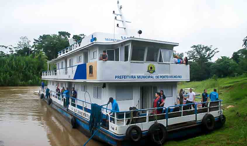 Barco Saúde da Prefeitura de Porto Velho vai garantir atendimento no distrito de Nazaré durante a cheia do Madeira
