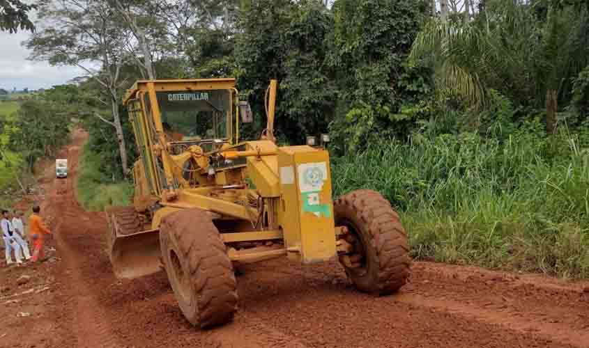 Trecho da RO-370 passa por recuperação emergencial