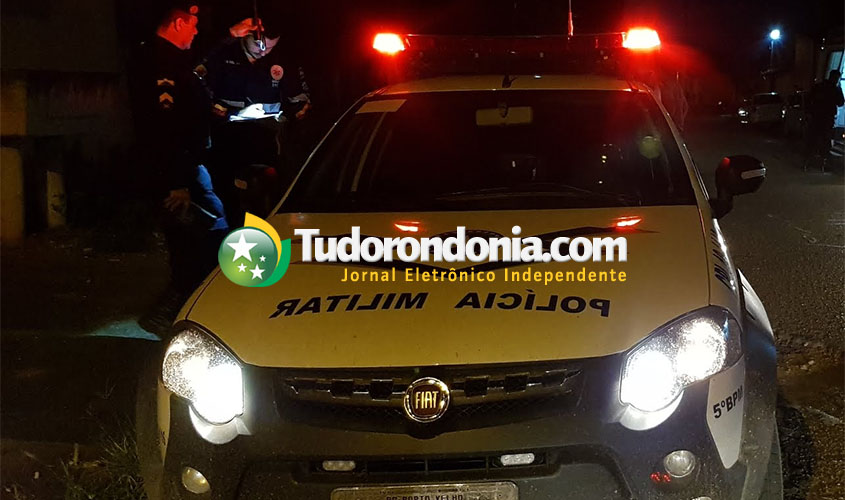Jovem ameaçada com arma de fogo e estuprada em quintal baldio após sair de festa