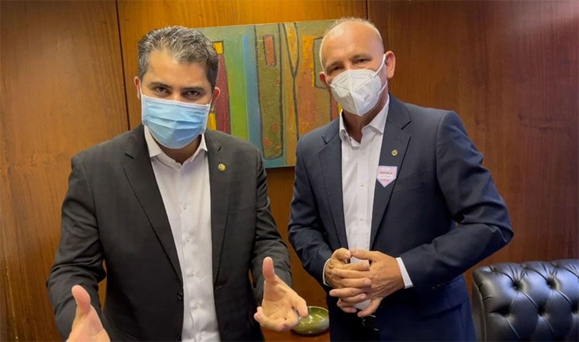 Senador Marcos Rogério reafirma ao deputado Ezequiel Neiva o compromisso de investir em asfalto de Cerejeiras