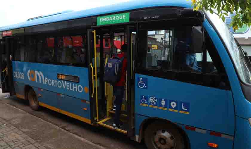 Mais ônibus passam a atender a linha Campus Unir