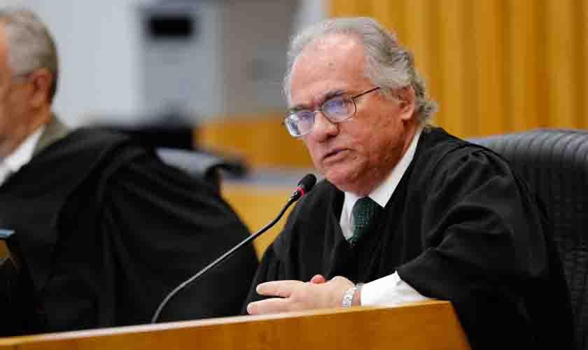 Empresa e universidade não poderão exigir que empregados se apresentem com cabelo e barba aparados