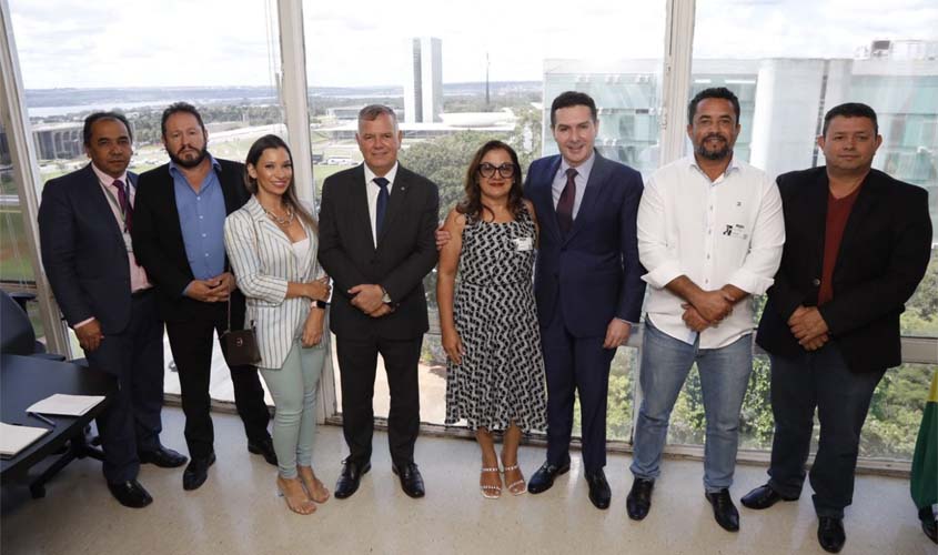 Prefeito se reúne com ministro para entrega do Residencial Morar Melhor II