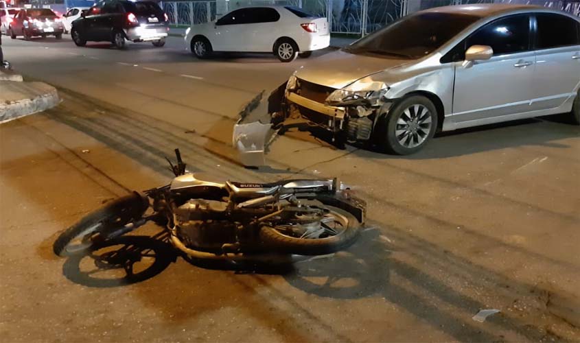 Motorista avança preferencial de rua e causa grave acidente