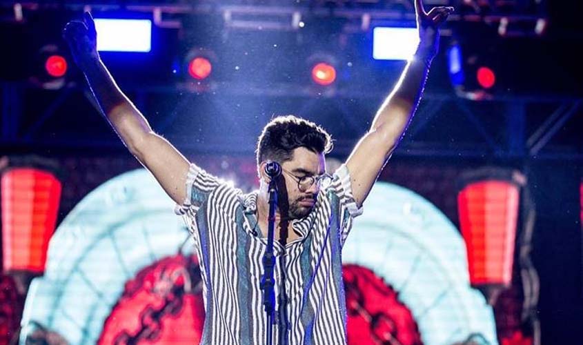 Cantor do hit Jenifer, Gabriel Diniz morre em acidente de avião