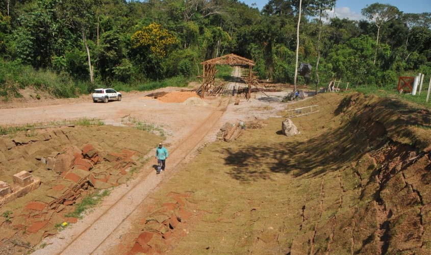 Prefeitura constrói estação e trabalha paisagismo para passeio da litorina 