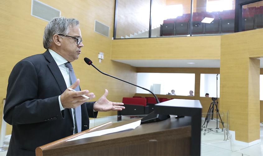 Deputado Geraldo da Rondônia defende desconto em mensalidades escolares