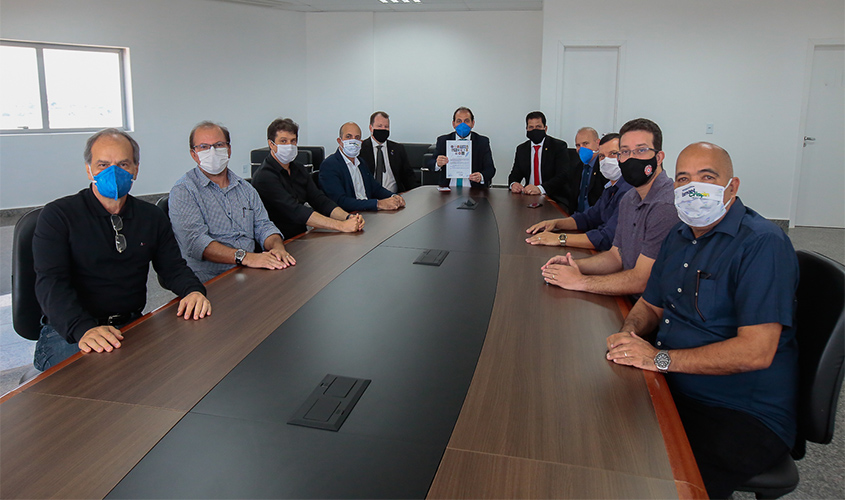 Deputados recebem pedido de equiparação salarial das Polícias Civil, Militar, Bombeiros e Politec