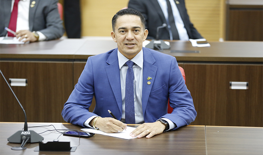 Eyder Brasil vota favorável e servidores da saúde e segurança, expostos ao coronavírus, serão indenizados