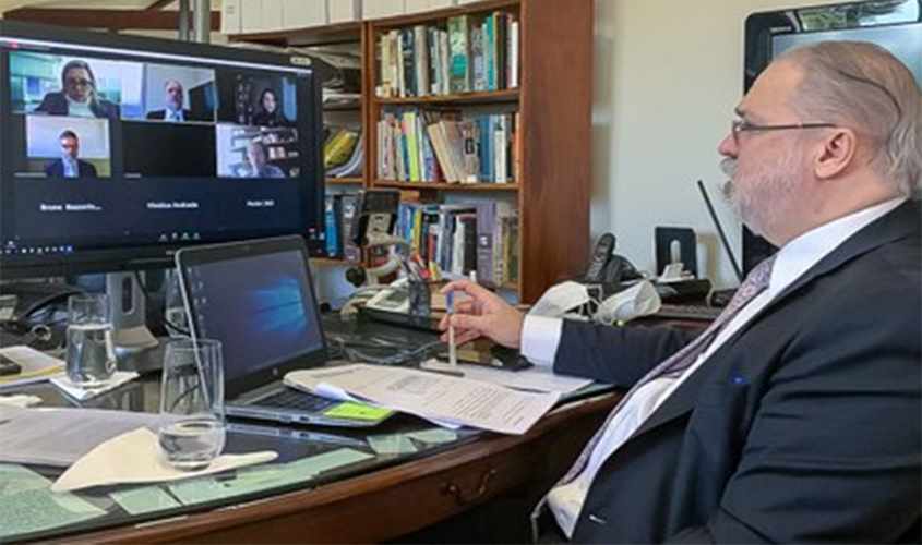 País deve prestigiar jornalismo profissional como forma de enfrentar desinformação e fake news, defende PGR