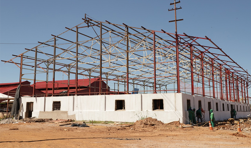 Obra da Estrada de Ferro Madeira-Mamoré garante emprego a cerca de 200 operários