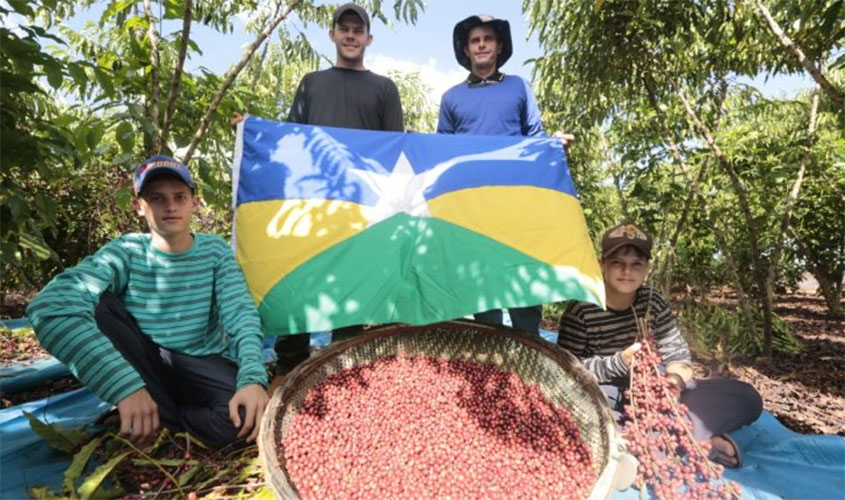 Associação Vida Nova recebe incentivo para melhorar a produção de café