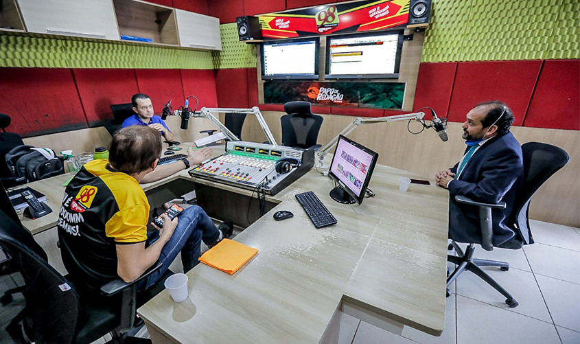 Durante entrevistas, presidente Laerte Gomes apresenta ações da Assembleia Legislativa no combate a Covid-19