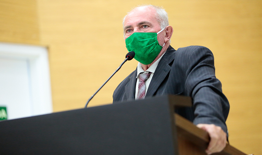 Deputado Lebrão denuncia paralisação do setor madeireiro