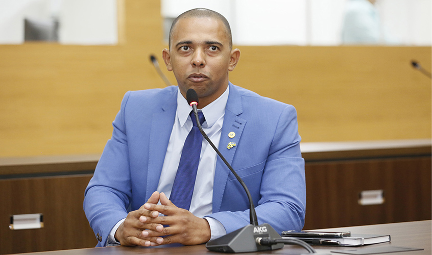 Jhony Paixão cobra contratação de profissionais que aguardam a convocação da SESAU