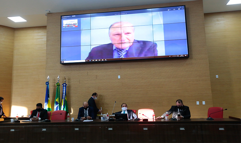 Adelino vê excessos na fiscalização de madeireiras em Rondônia