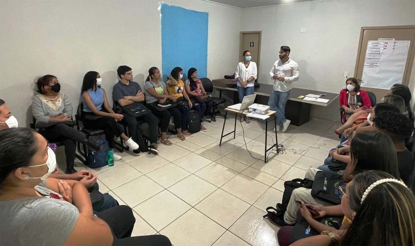 Capacitação reforça ações e estratégias de equipes para o programa 'Crescendo Bem'