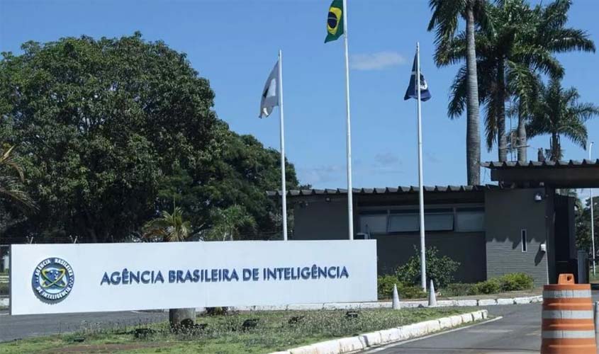 Controle da ABIN por militares é ilegal e vai na contramão do mundo