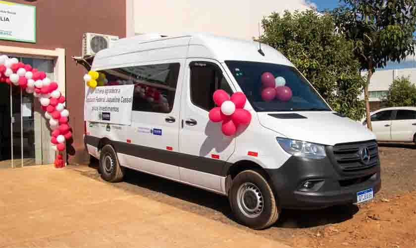 Van entregue por Jaqueline Cassol atenderá em Vilhena, cerca de 2 mil famílias em vulnerabilidade